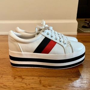 Women’s platform shoes